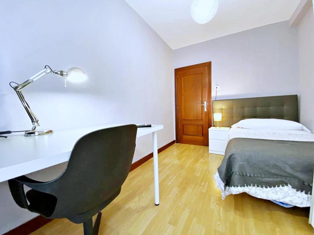 Apartamentos Milan 1 Wifi Y Parking Gratuito Овьедо Экстерьер фото