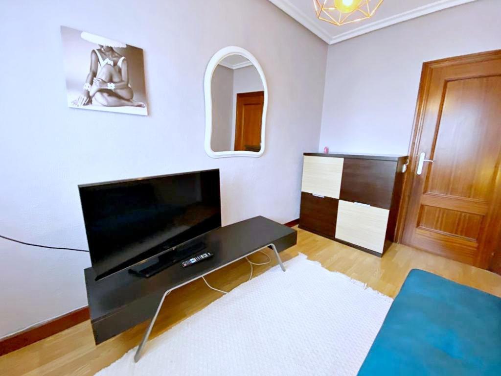 Apartamentos Milan 1 Wifi Y Parking Gratuito Овьедо Экстерьер фото